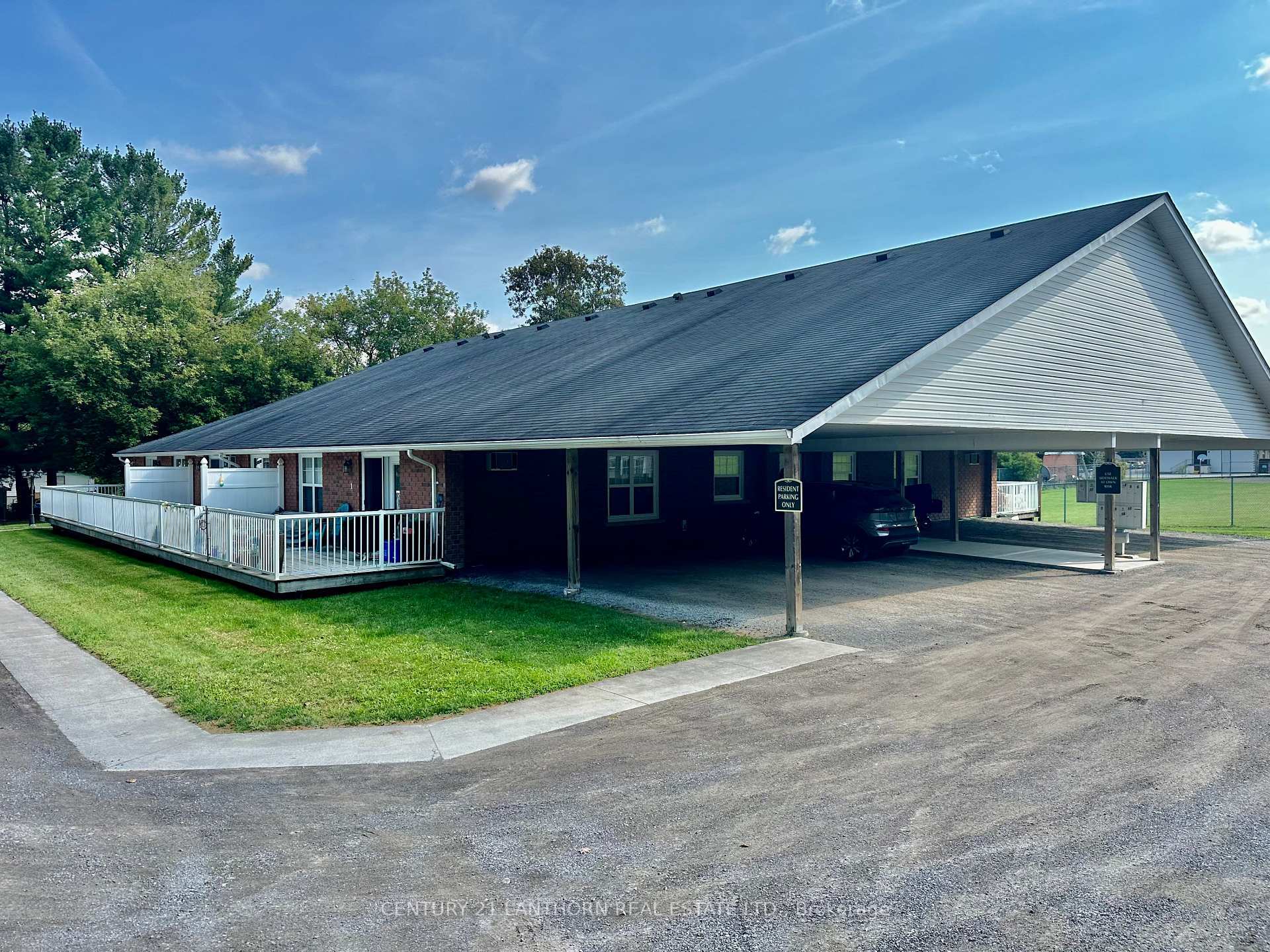 Property Photo: 494 Metcalf Street 3 ON K0K 3J0