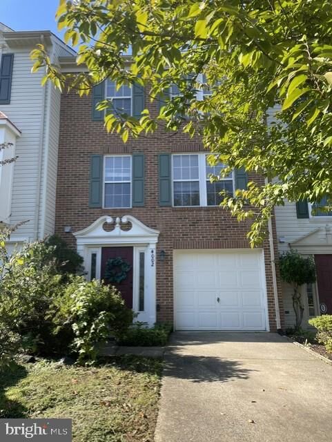 Property Photo: 4002 Fountain Bridge Court VA 22408