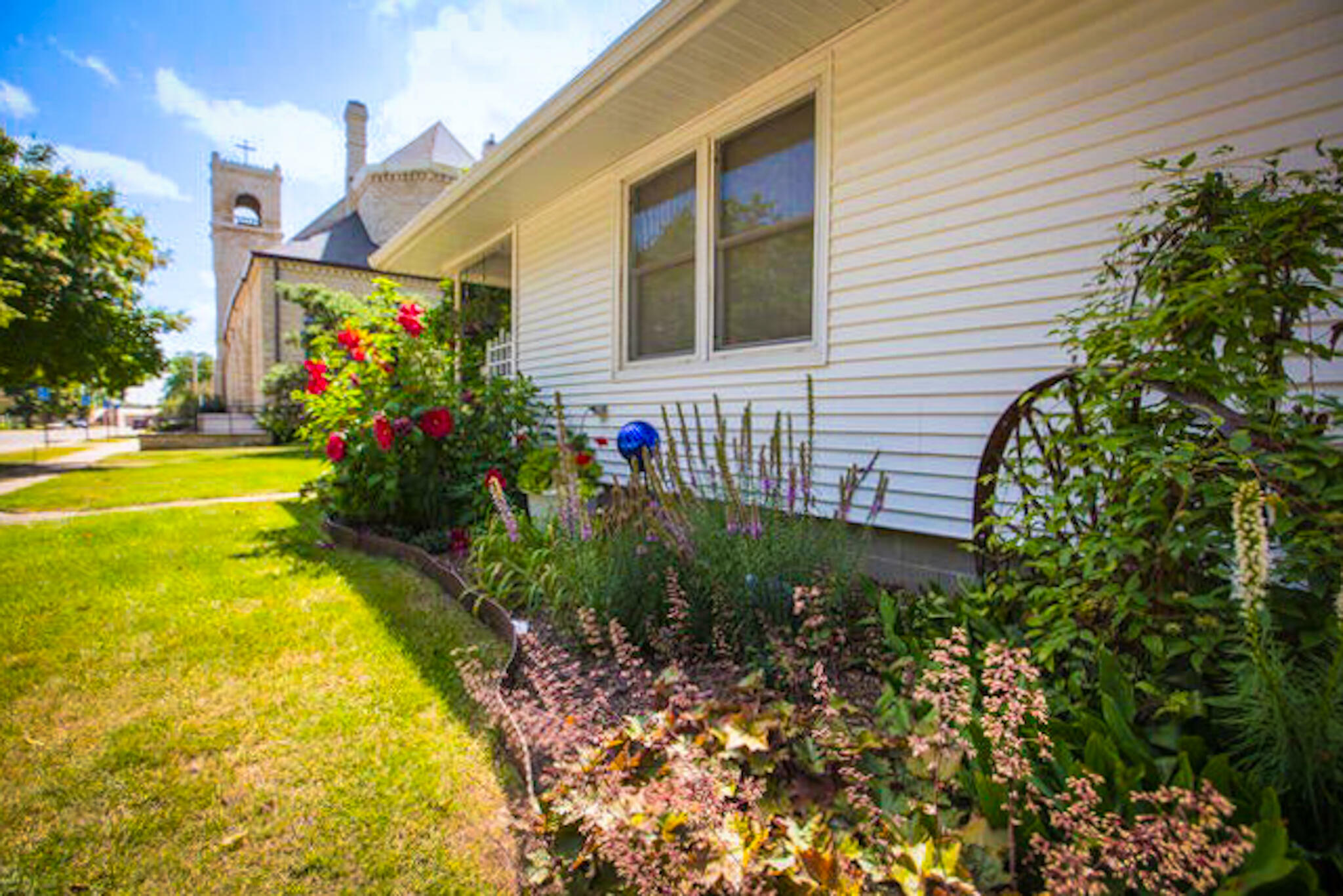 Property Photo:  1221 Marshall Street  IA 50036 