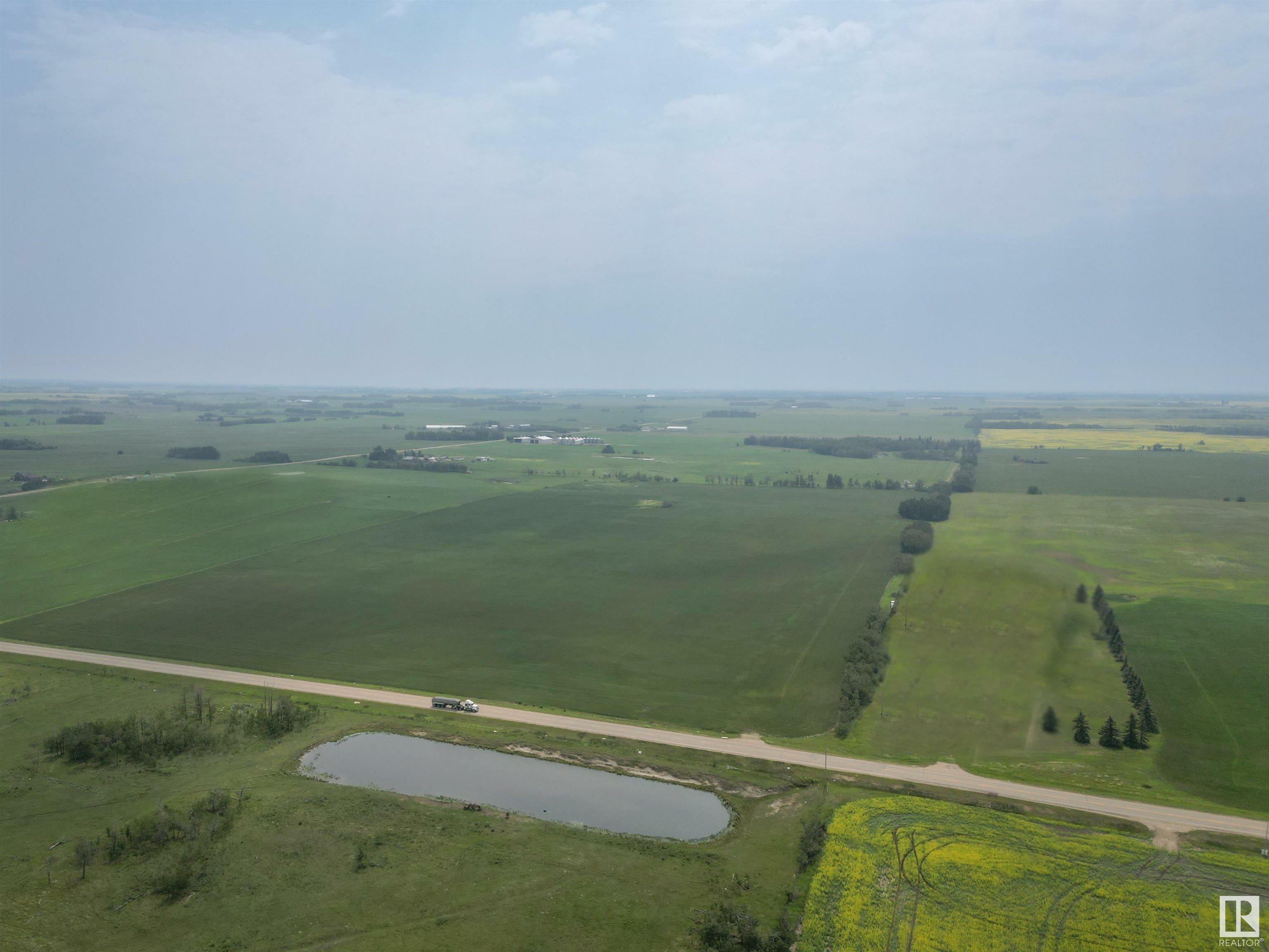 Photo de la propriété:  Sec Hwy 623 RR 244  AB N1N 1N1 