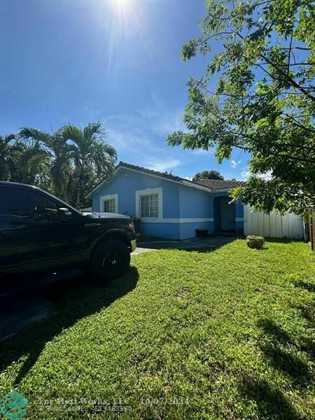 1649 SW 28th Ter  Fort Lauderdale FL 33312 photo