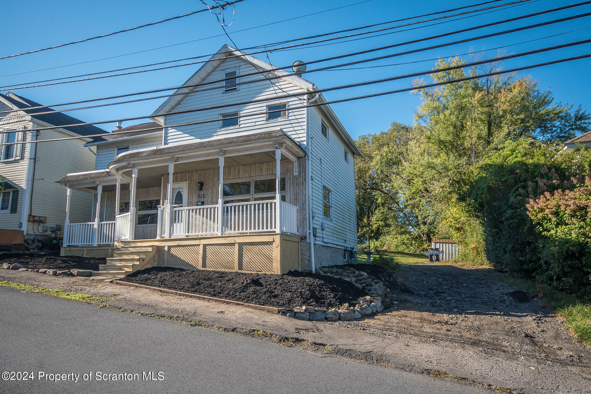 Property Photo:  525 E Scott Street  PA 18447 