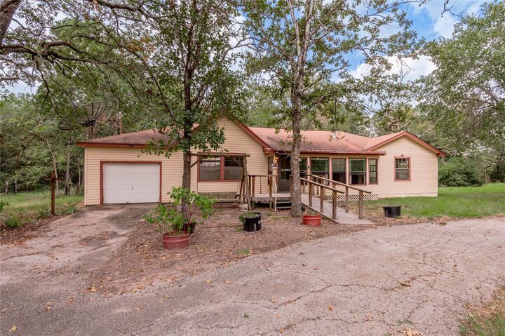 Property Photo: 200 Old Johnson Farm Road TX 75862