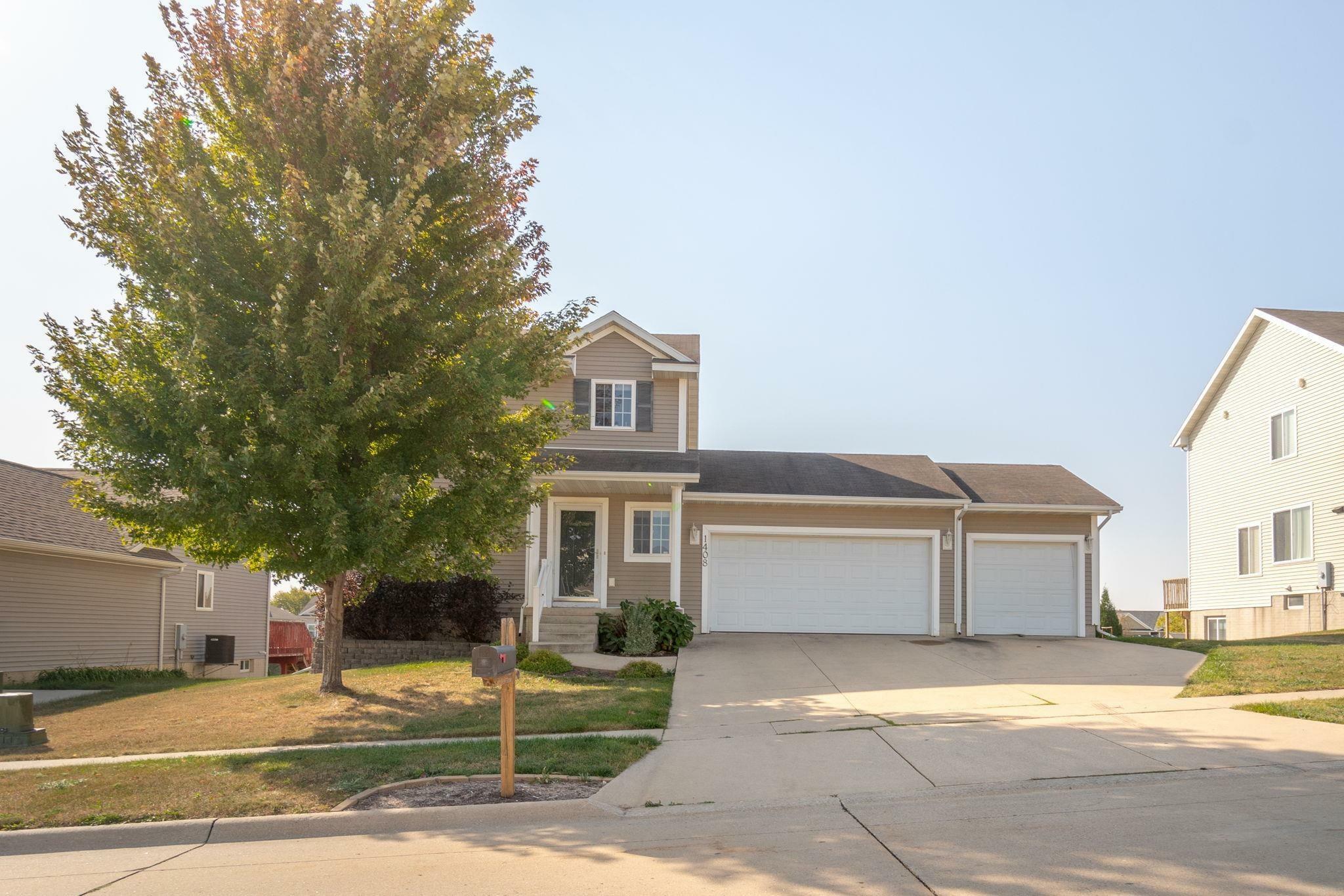 Property Photo:  1408 Ashworth Drive  IA 50613 