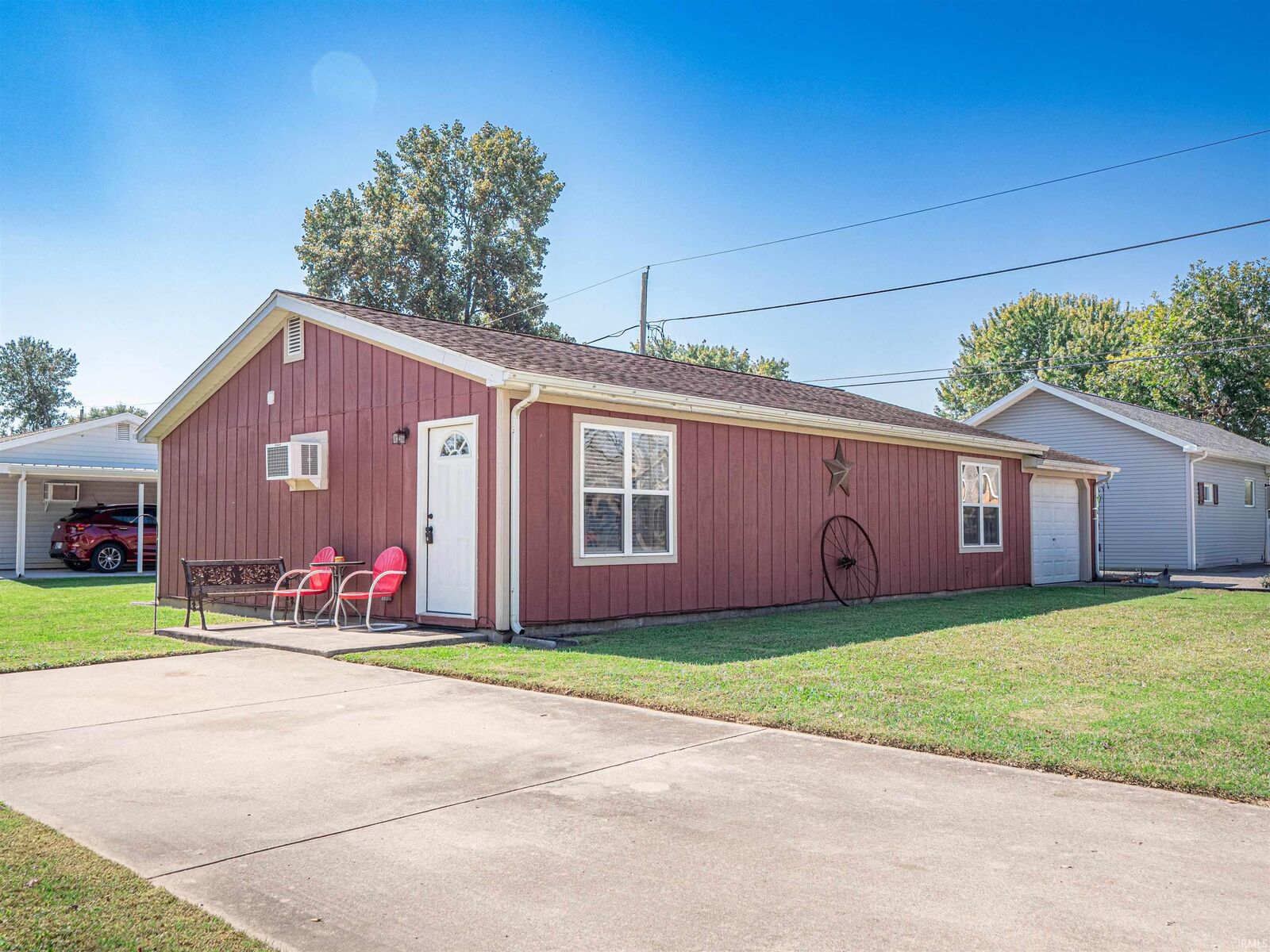 Property Photo: 108 Hoehn Drive IN 47633