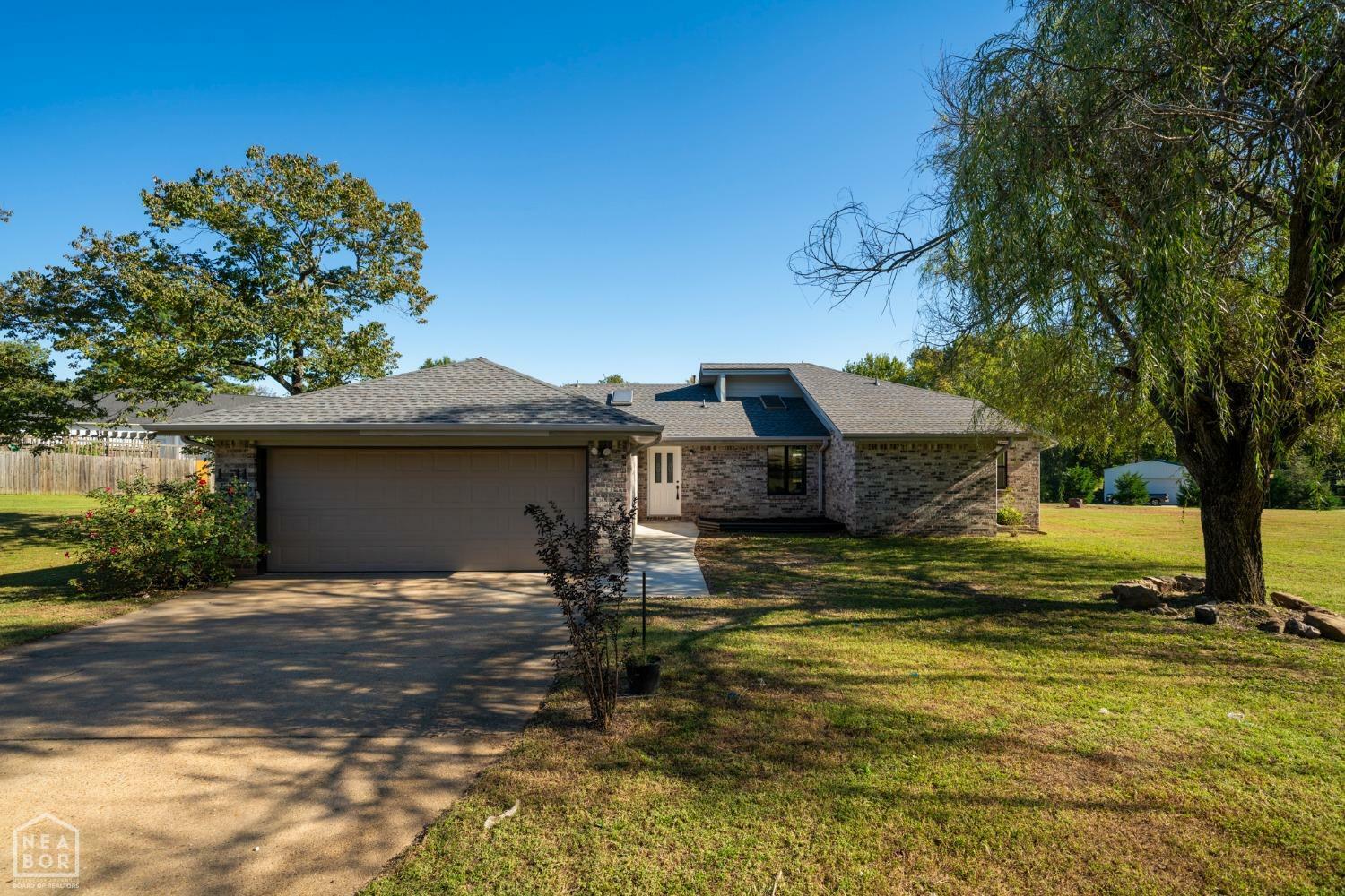 Property Photo:  1511 Country Manor Lane  AR 72404 