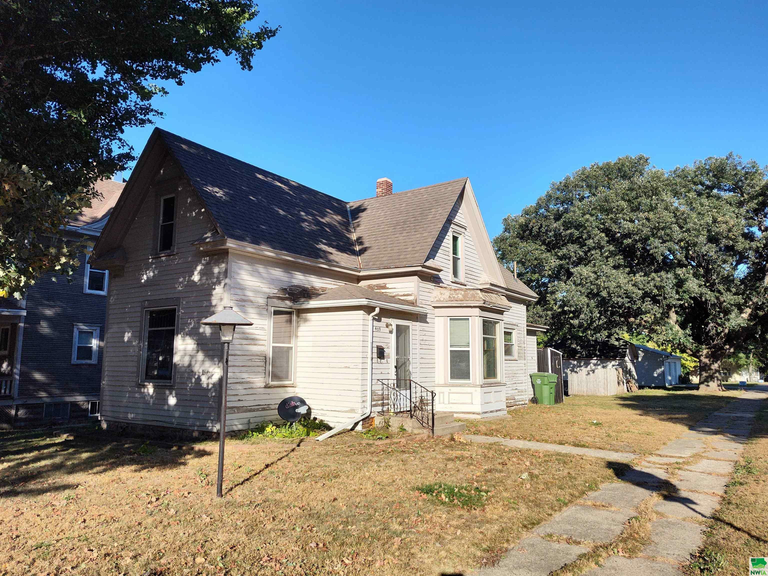 Property Photo:  409 7th Ave S  IA 51246 