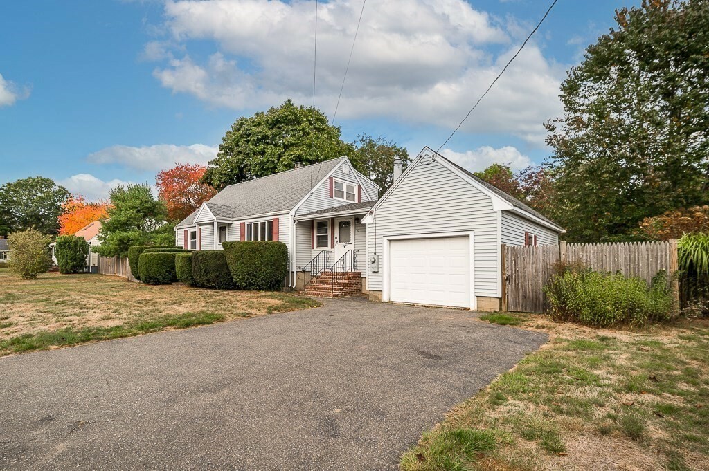 Property Photo:  10 Crescent Road  MA 01982 