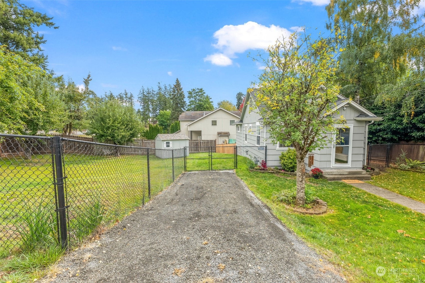 Property Photo:  1105 Tacoma Avenue  WA 98366 