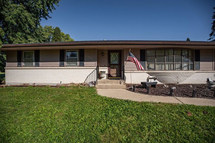 8590 Valley View Drive  Stillman Valley IL 61084 photo