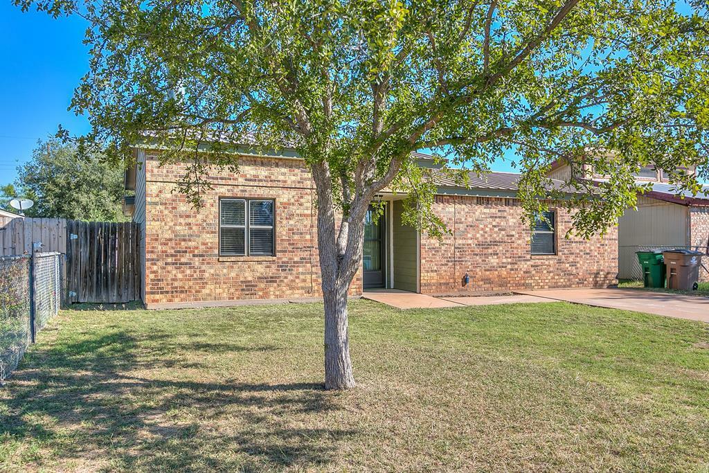 170 E 42nd St  San Angelo TX 76903 photo