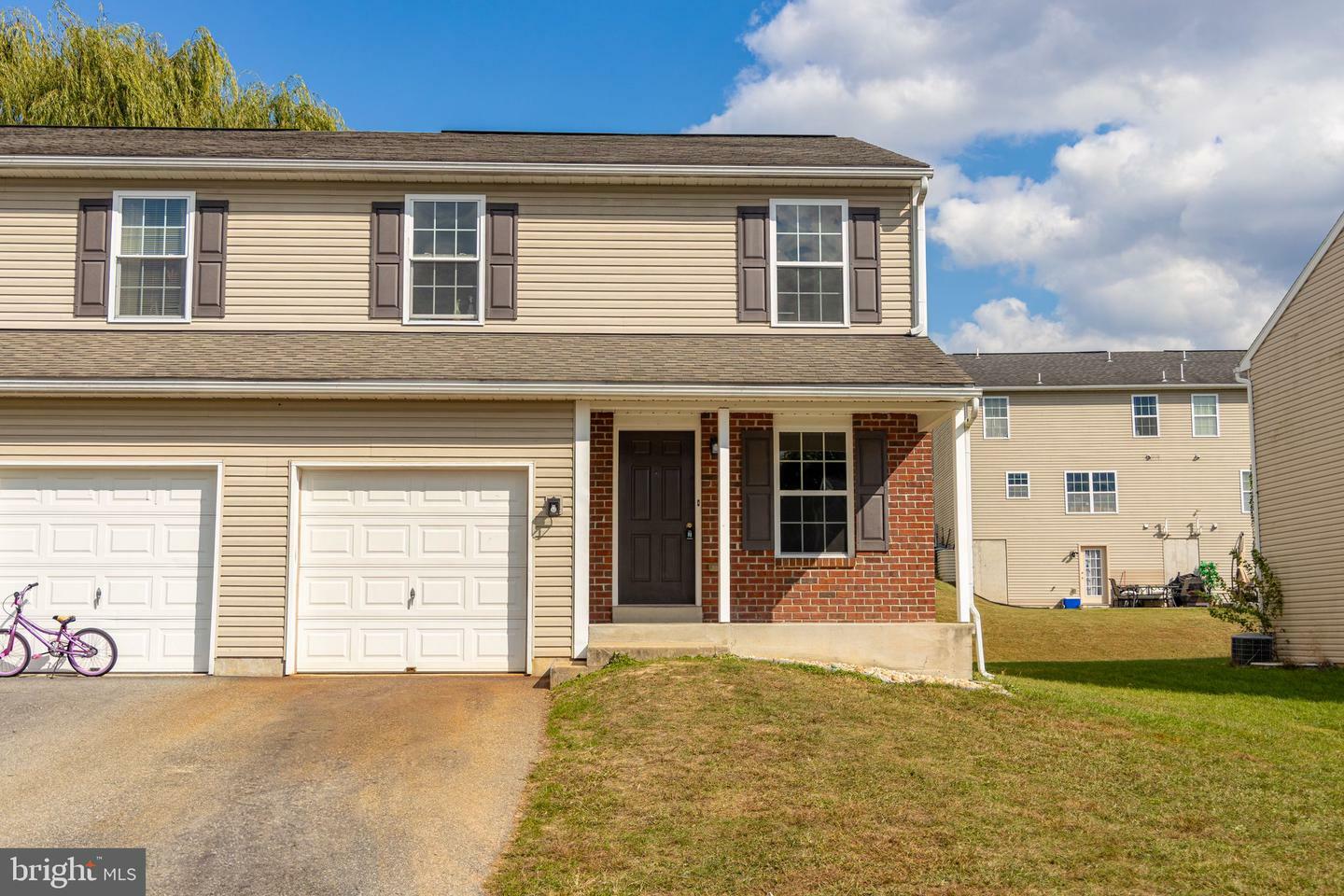 Property Photo:  1027 Alexander Drive  PA 19560 