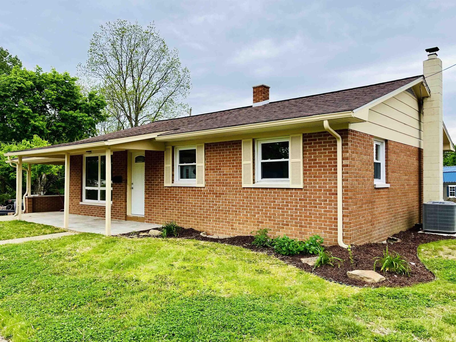 Property Photo:  111 S 14th Street  IN 47567 