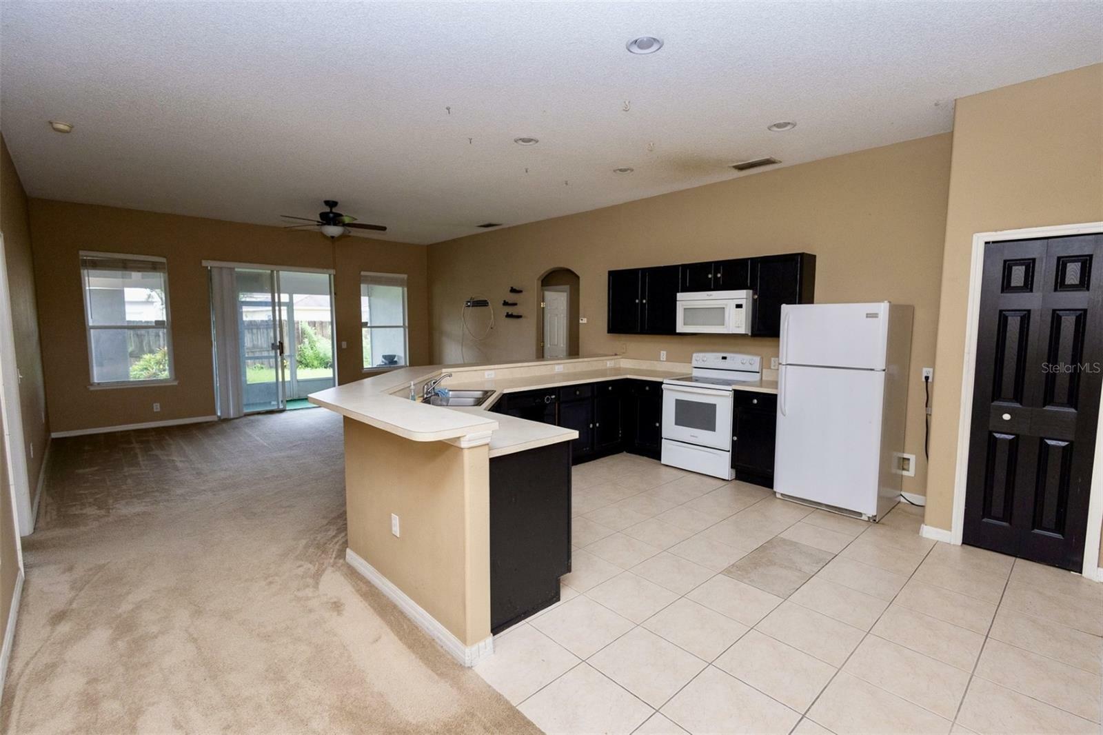 Property Photo:  818 Carrousel Lane  FL 34759 