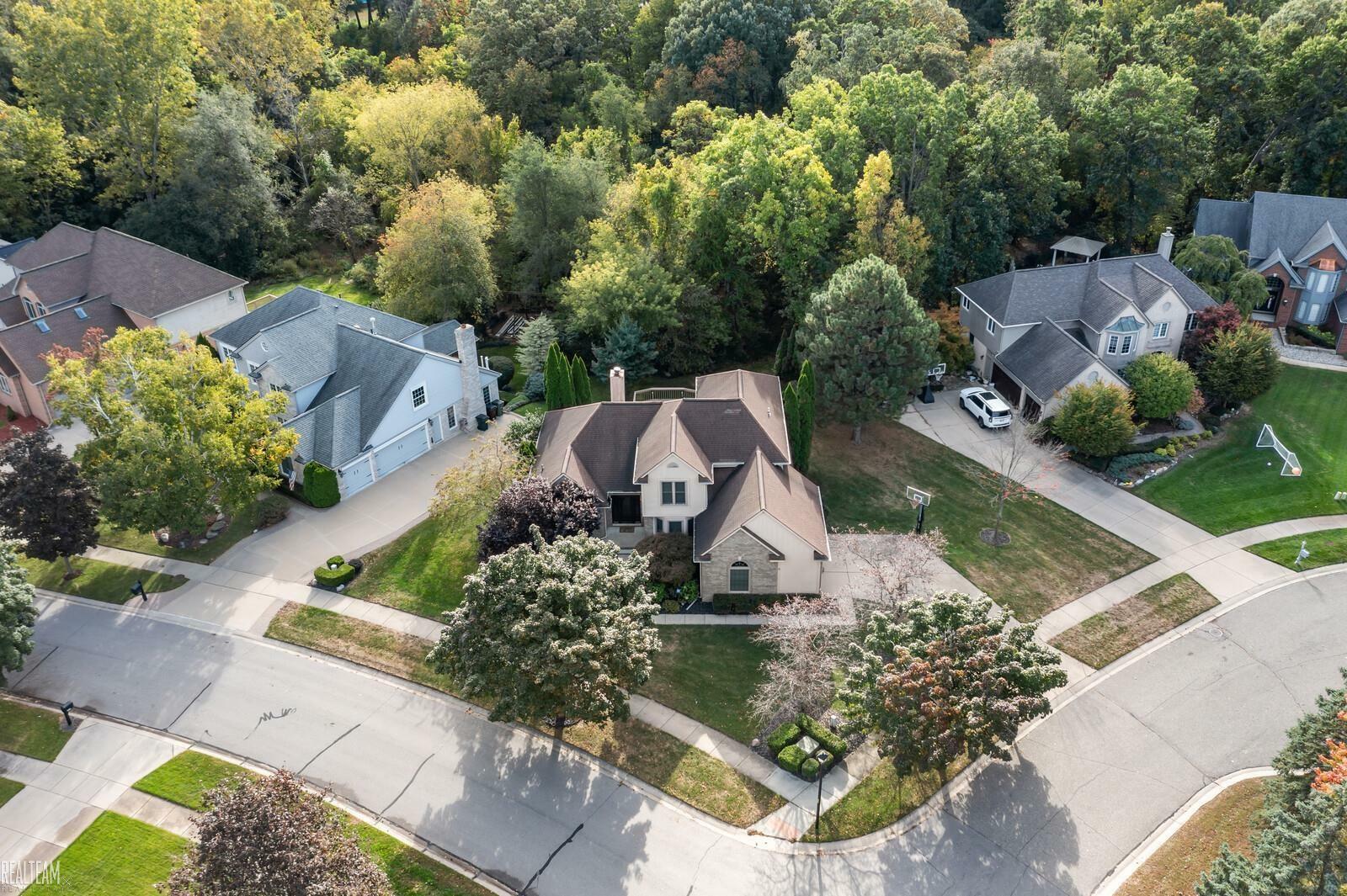 Property Photo:  52576 Blueridge Drive  MI 48316 