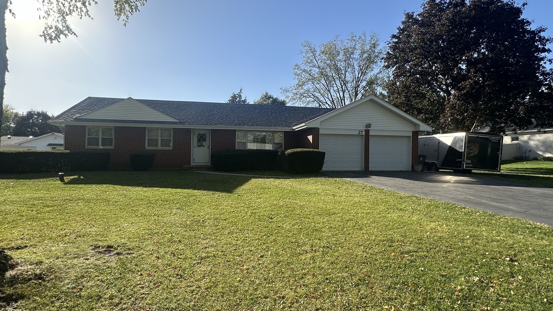 Property Photo:  27 E Larkspur Lane  IL 60512 