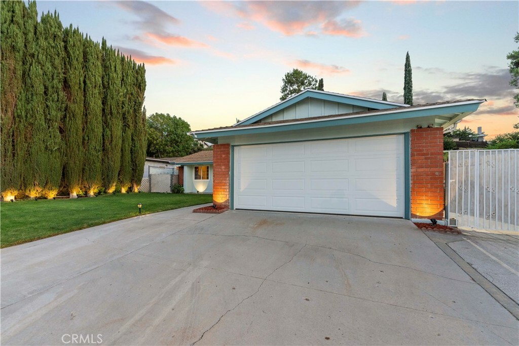 Property Photo:  19608 Crystal Springs Court  CA 91321 