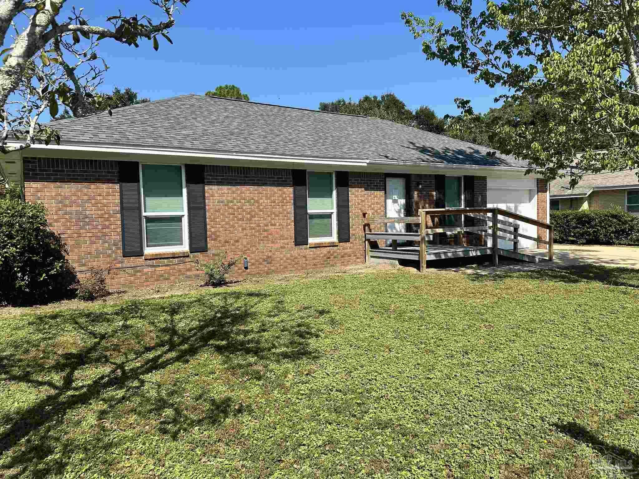 Property Photo:  5605 Leesway Blvd  FL 32504 