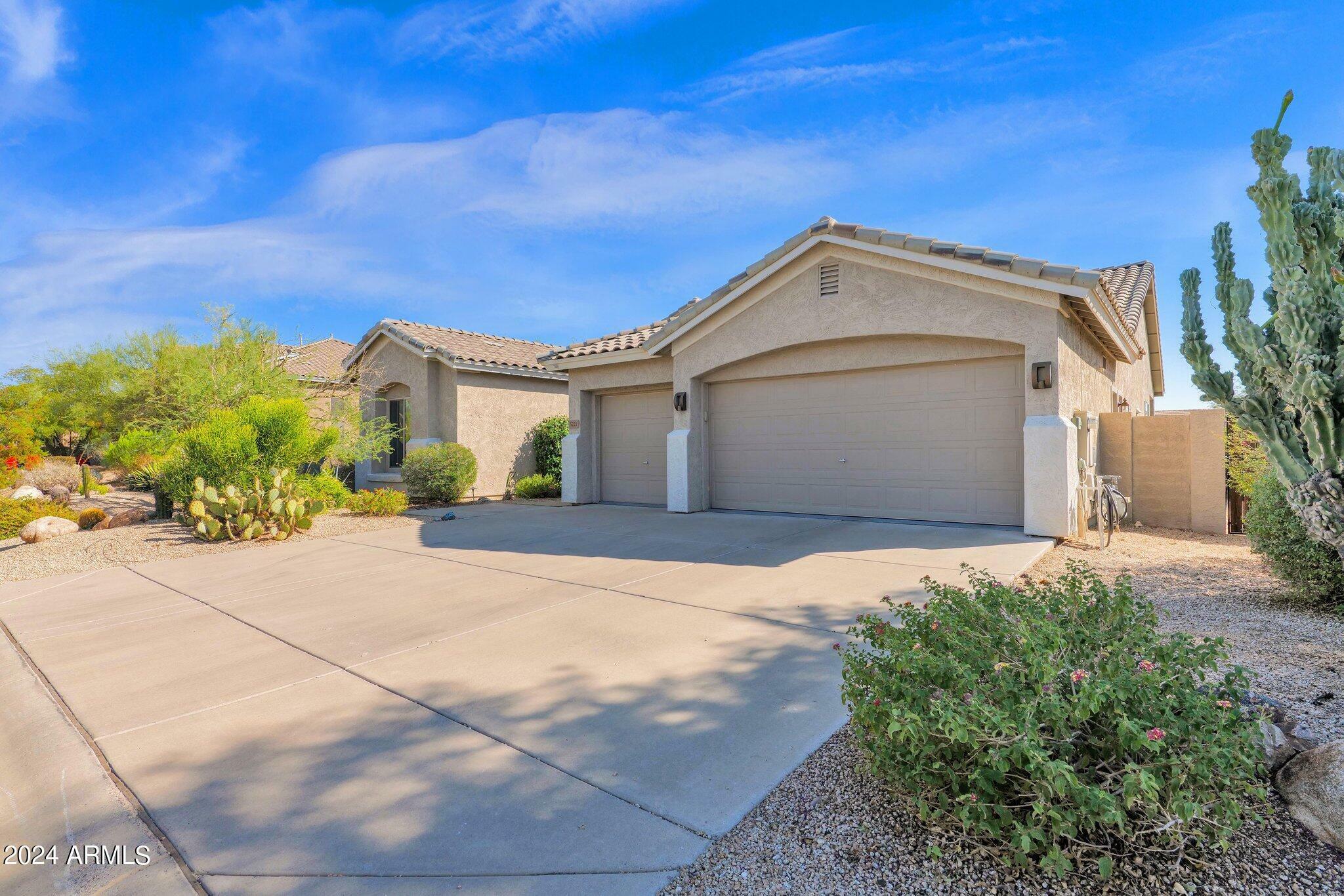 Property Photo:  5221 E Thunder Hawk Road  AZ 85331 