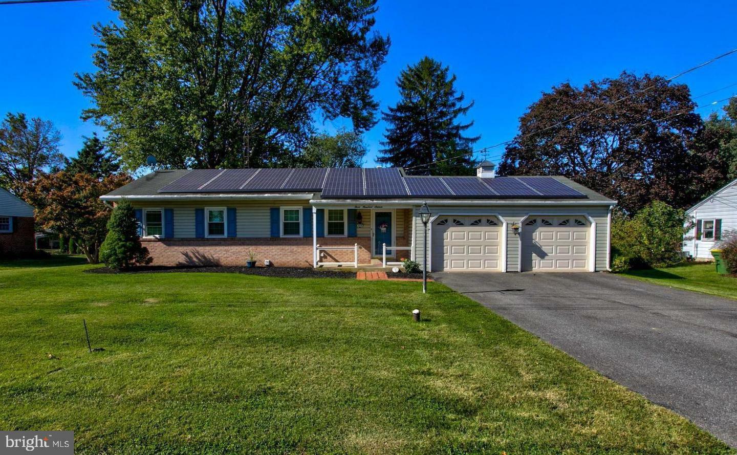 Property Photo:  316 Homecrest Drive  PA 17584 