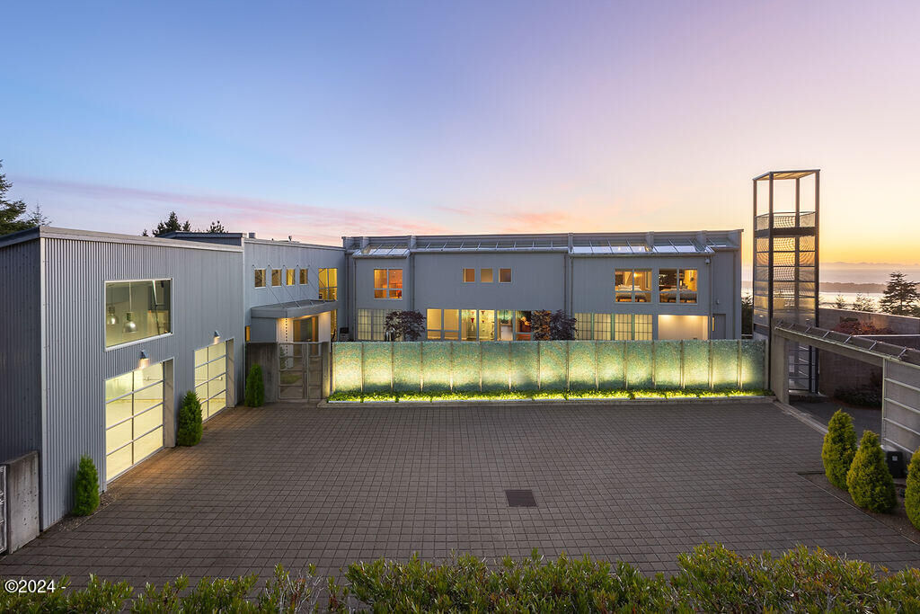 Property Photo: 179 Siletz Highway OR 97367