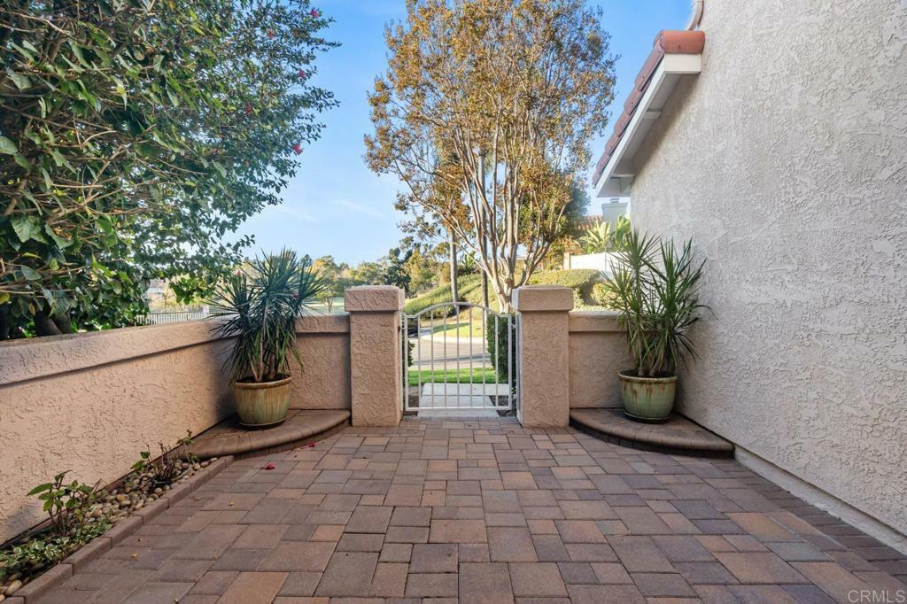 Property Photo:  1093 Almeria Ct  CA 92081 