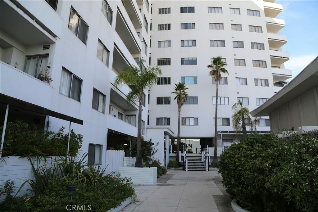 Property Photo:  7250 Franklin Avenue 1011  CA 90046 