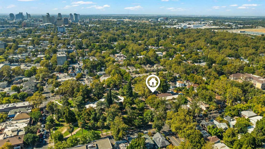 Property Photo: 2711 I Street CA 95816