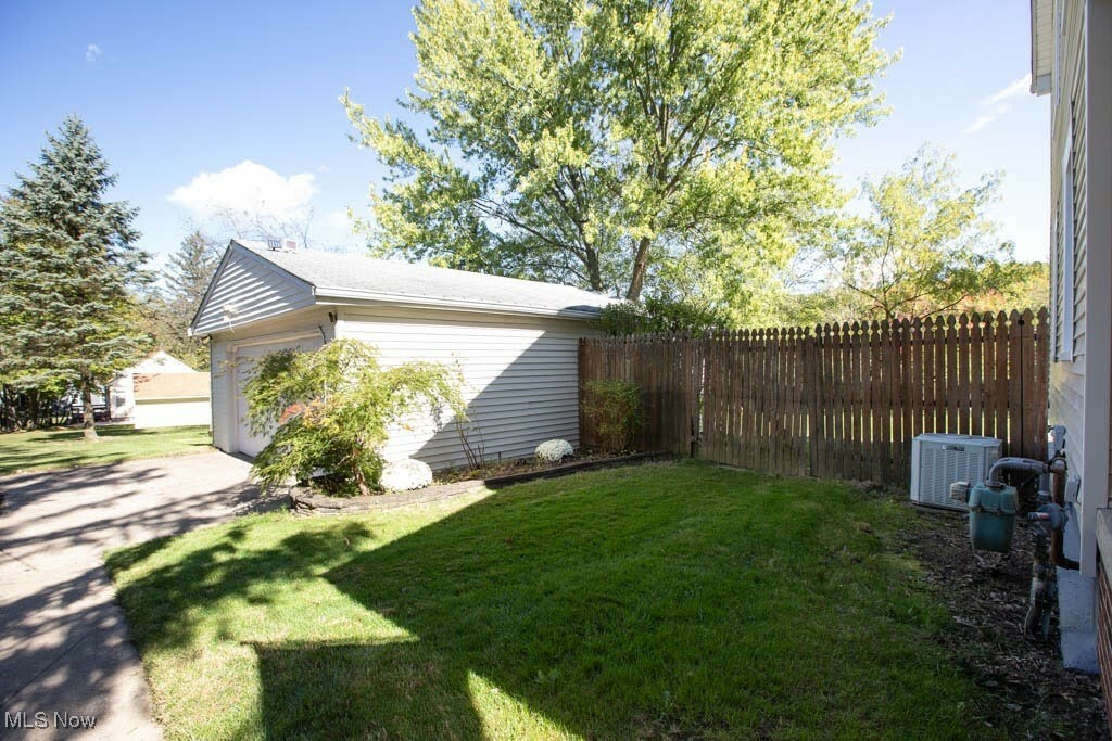 Property Photo:  8421 Ridgedale Road  OH 44133 