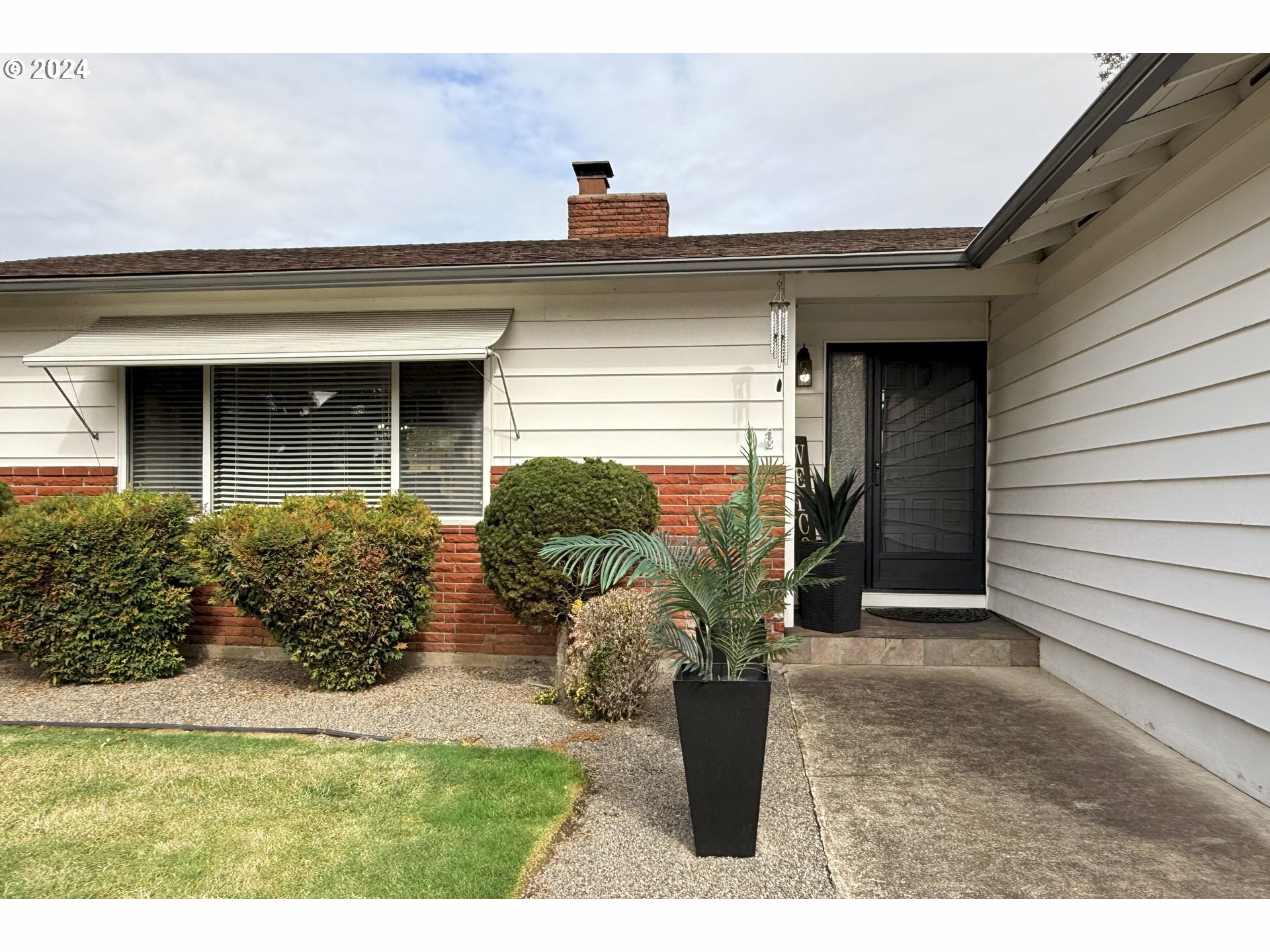 Property Photo: 15318 SE Oatfield Rd OR 97267