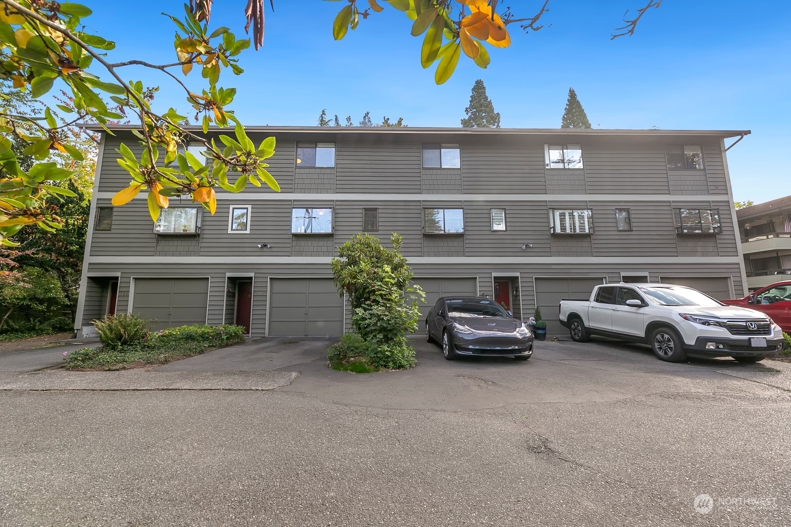 Property Photo:  724 NW 189th Lane  WA 98177 