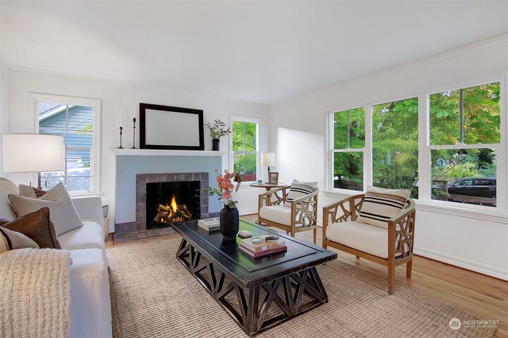 Property Photo:  1001 NW 67th Street  WA 98117 