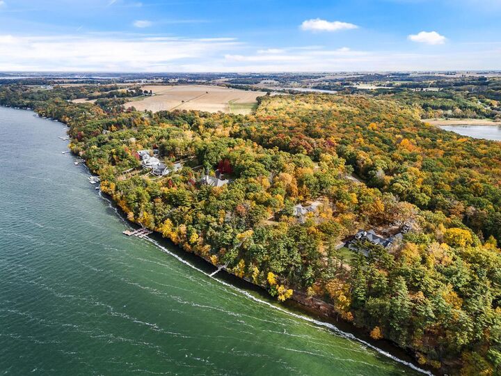 L2 Oakwood Avenue  Green Lake WI 54941 photo