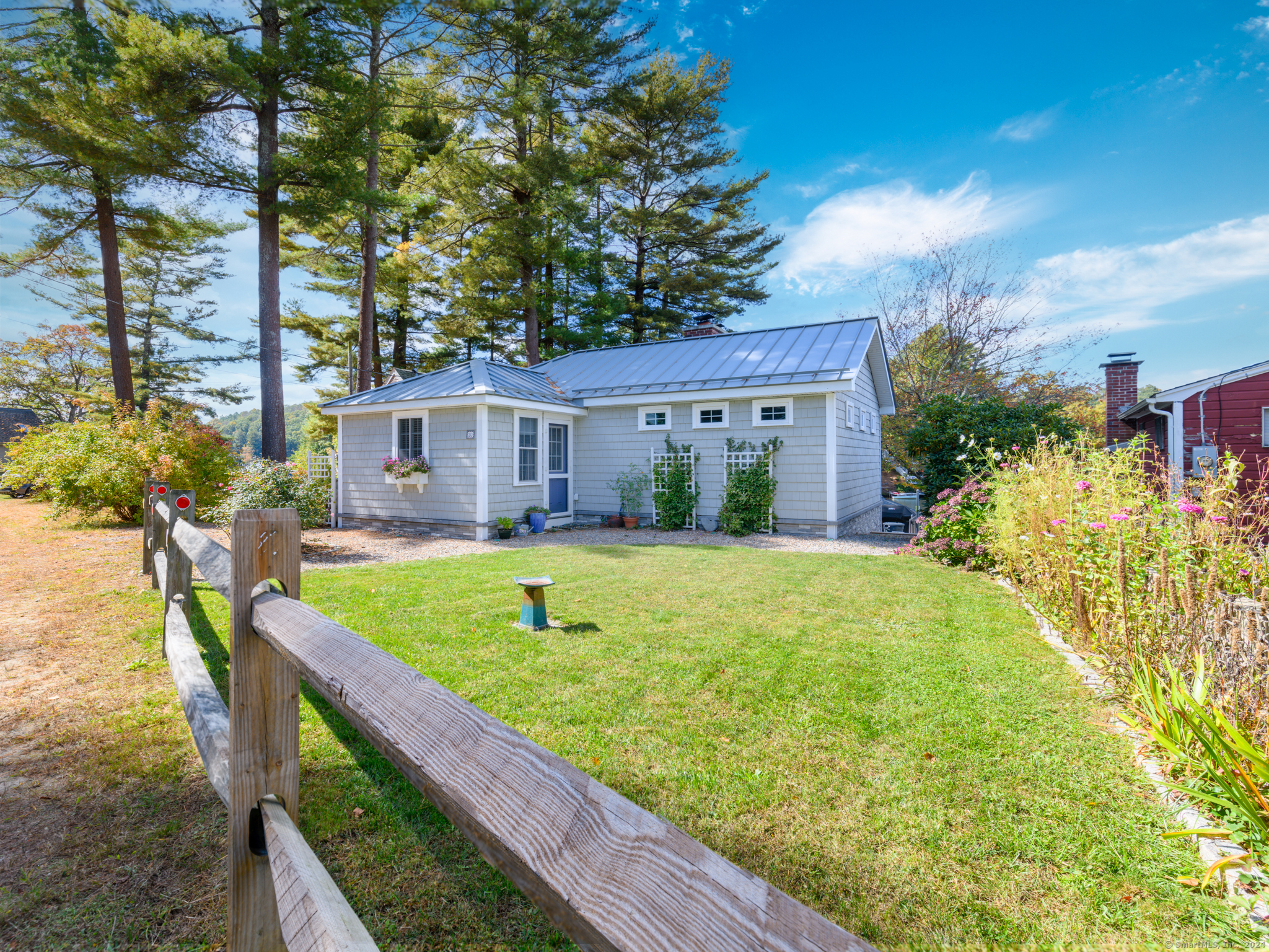 Property Photo:  20 Island View Drive  CT 06277 