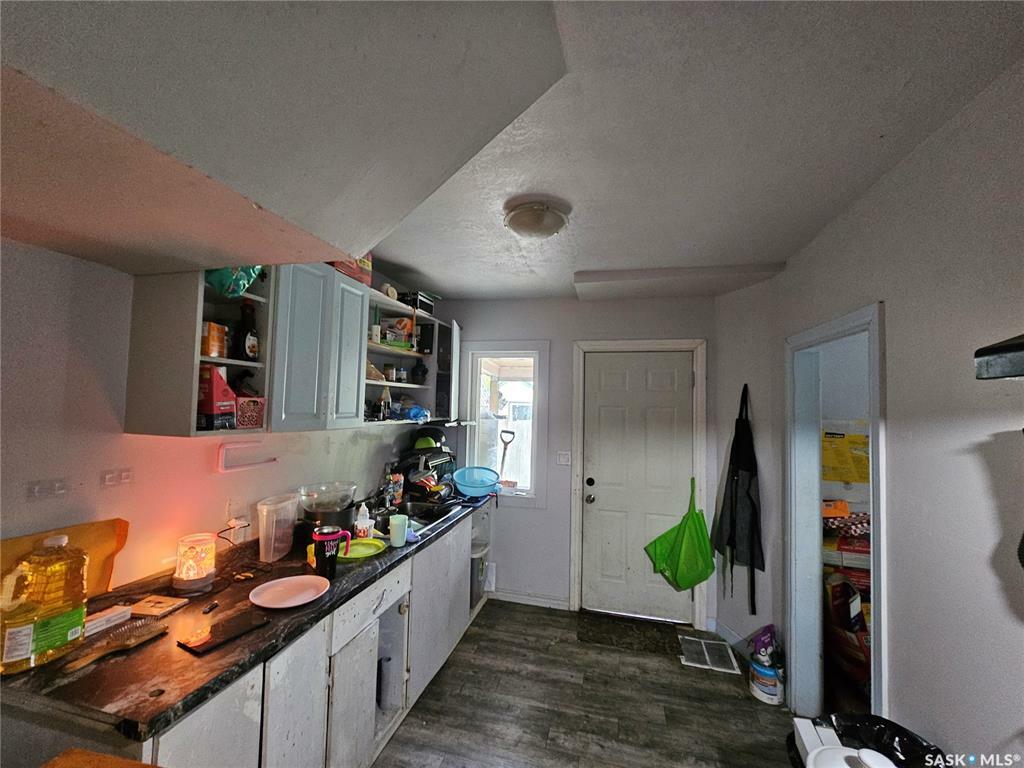 Property Photo:  118 F Avenue S  SK S7M 1S8 