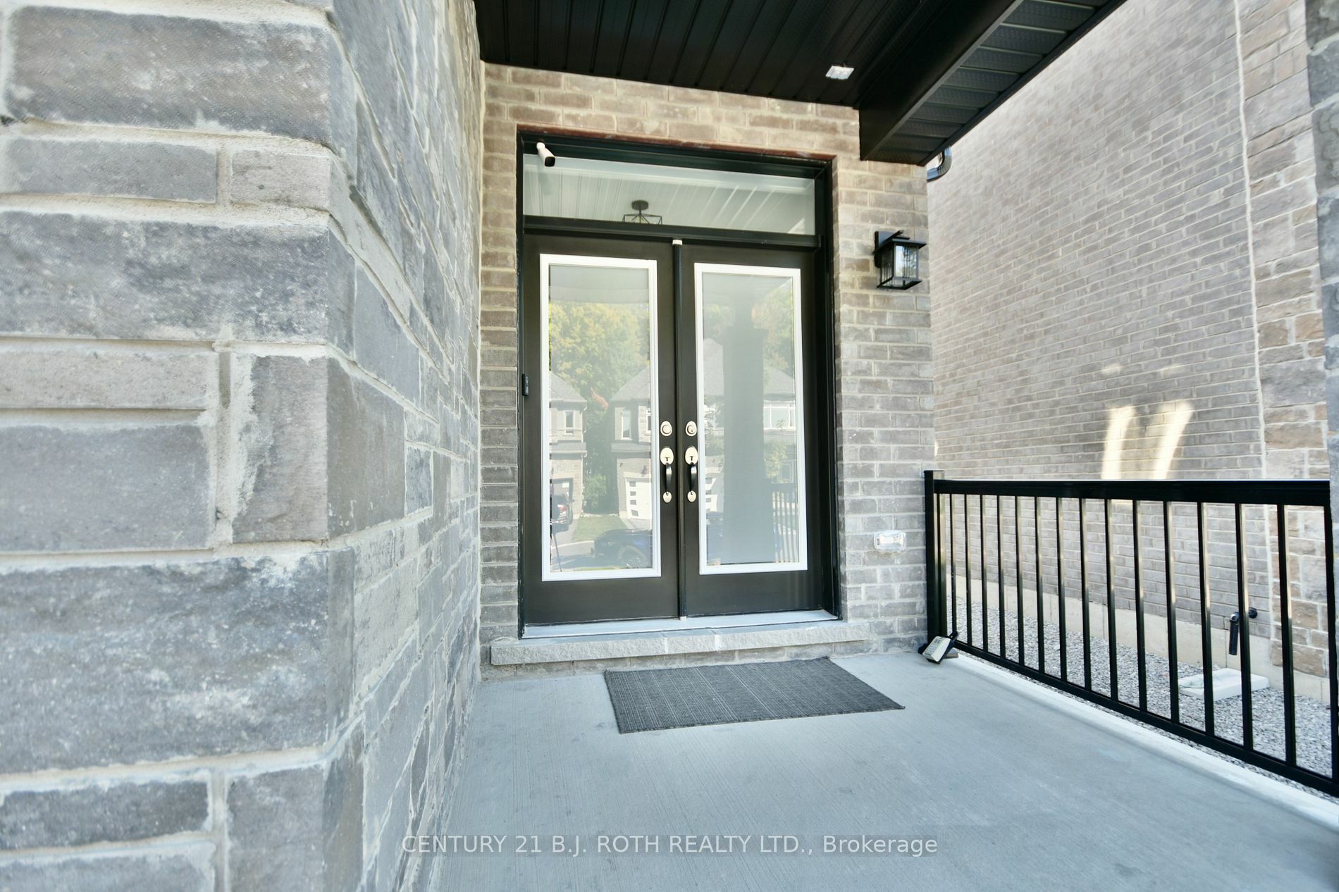 Property Photo:  34 Franklin Tr  ON L9J 0J2 