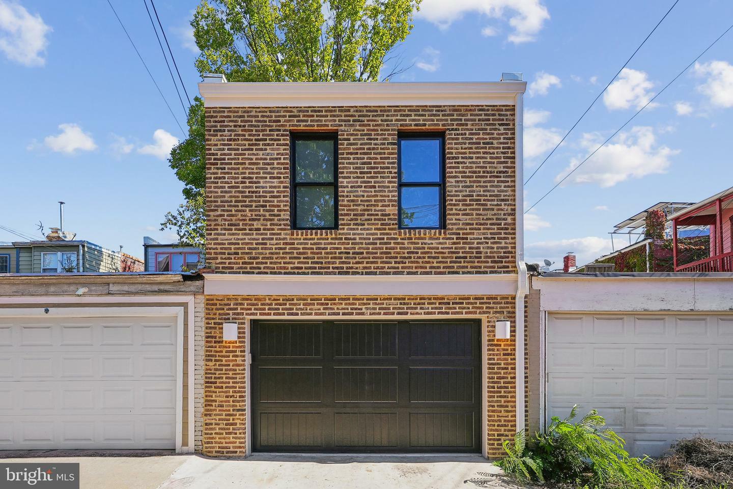 Property Photo:  308 11th Street NE  DC 20002 