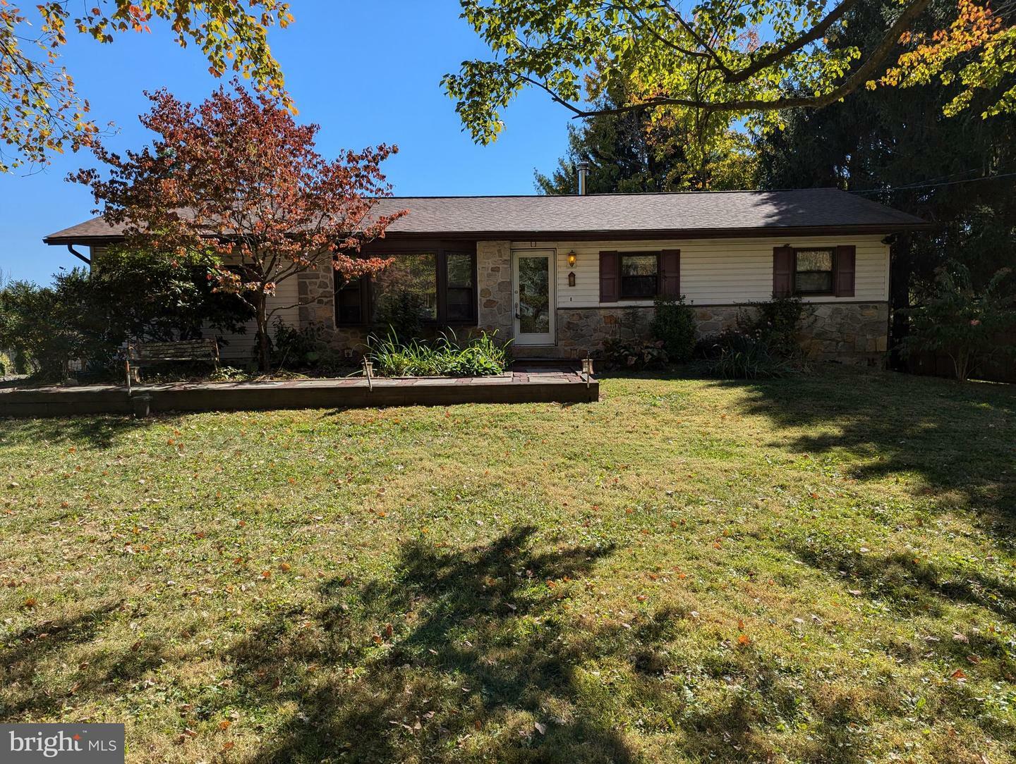 Property Photo:  6270 Groveland Road  PA 18947 