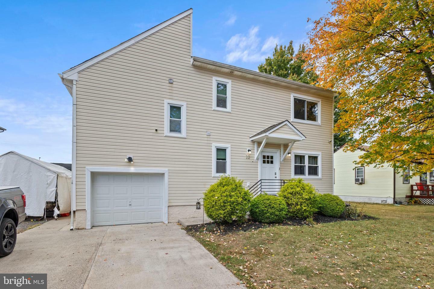 Property Photo:  22 Green Lynne Drive  PA 19057 