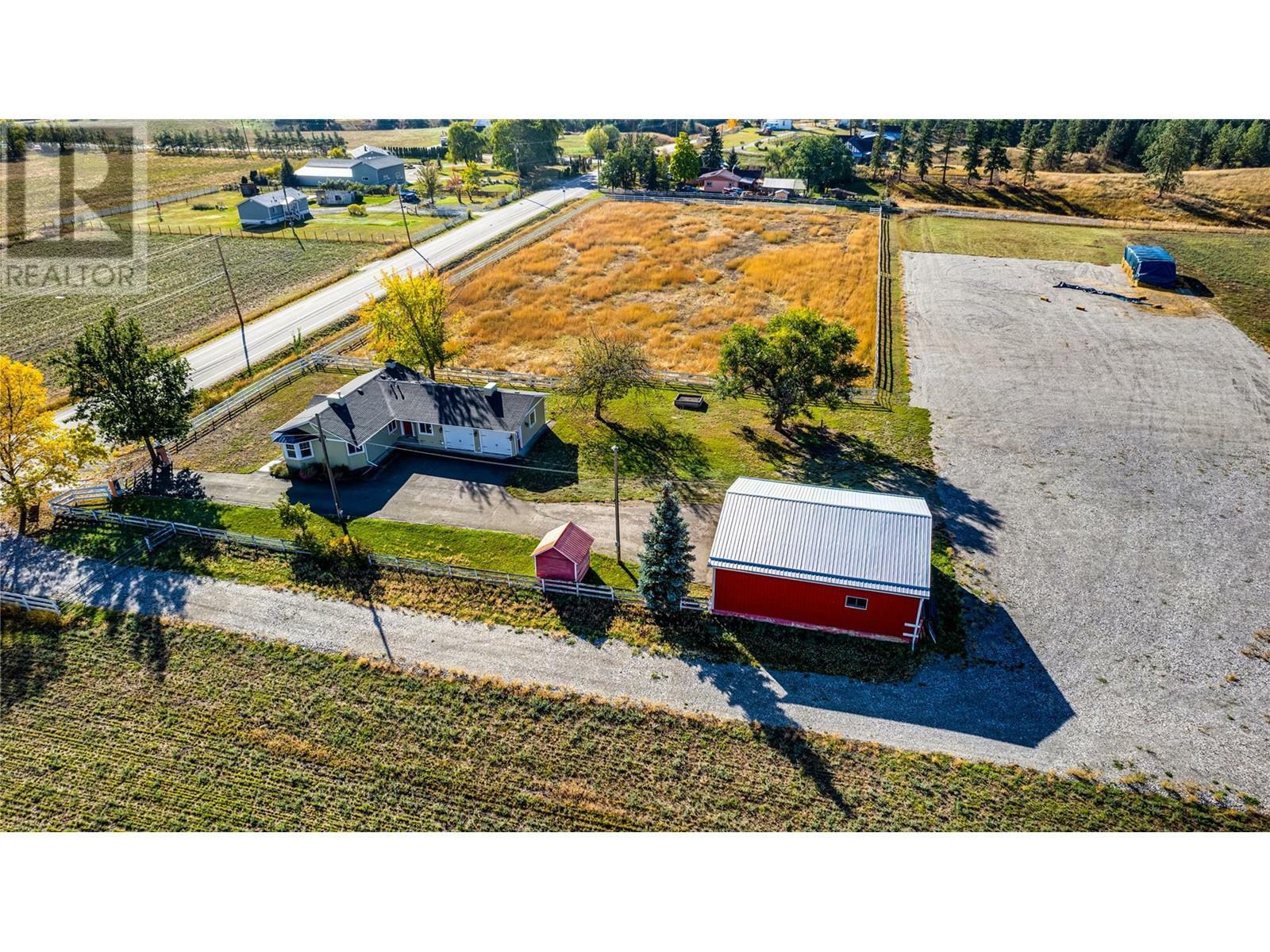 Photo de la propriété:  1829 Pleasant Valley Road  BC V0E 1B2 