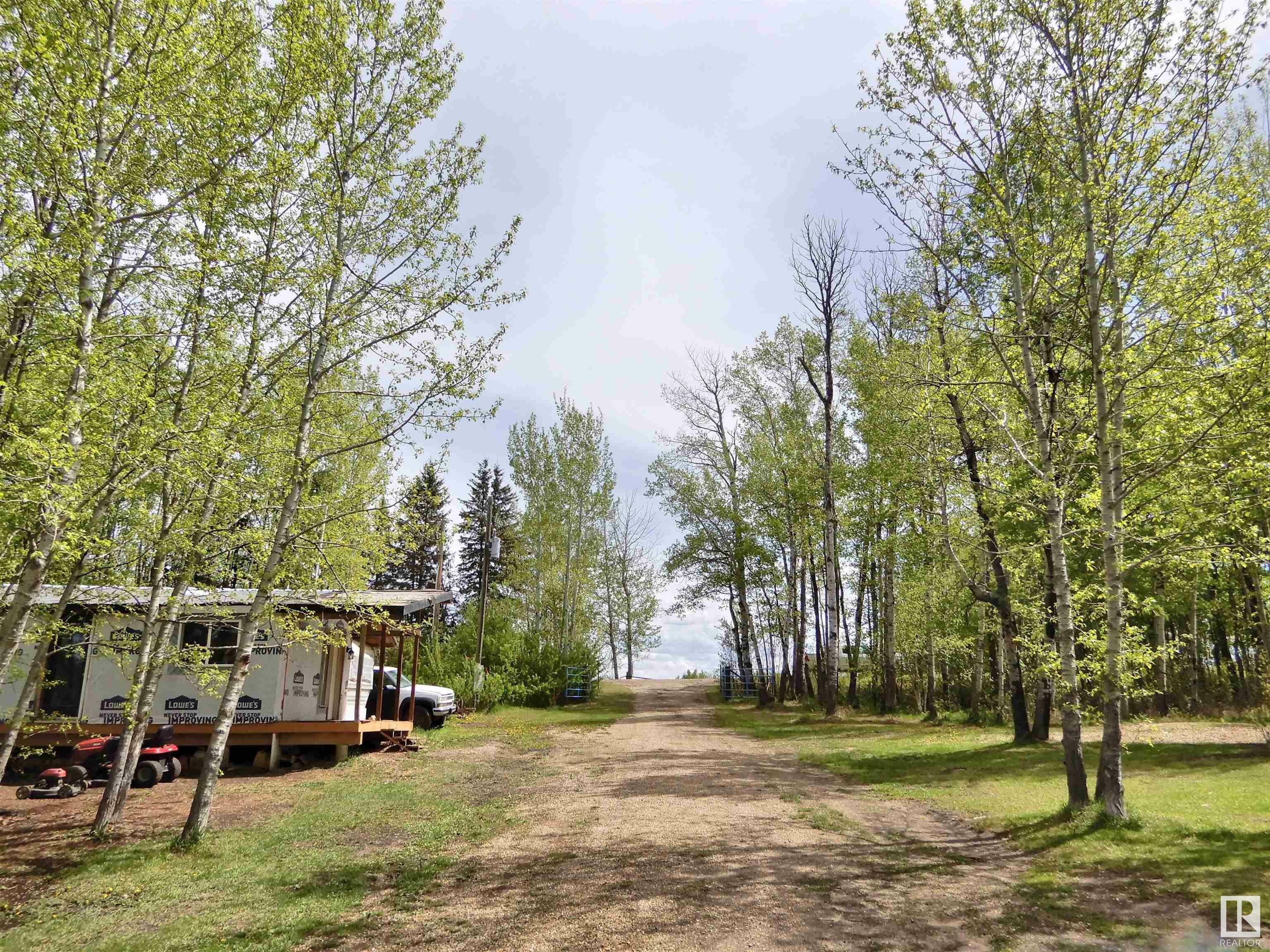 Property Photo:  58518 Rge Rd 60  AB T7N 1N3 