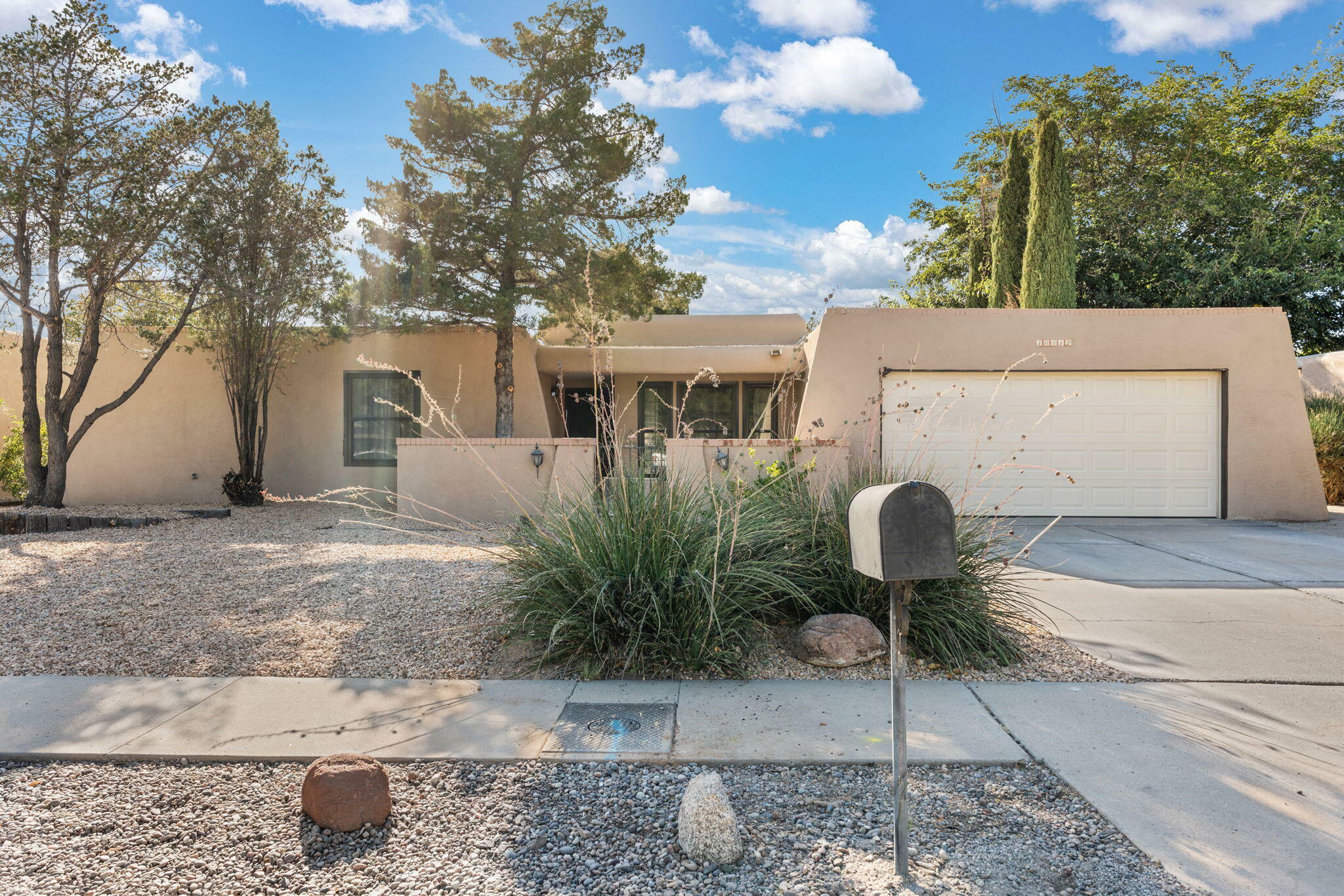 Property Photo:  10012 Academy Hills Drive NE  NM 87111 