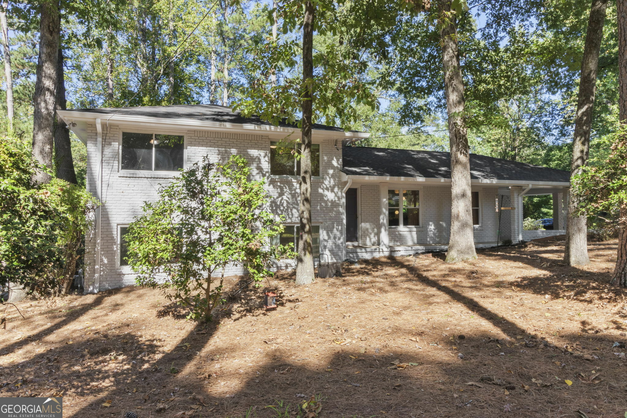 Property Photo:  2697 Hawthorne Drive NE  GA 30345 