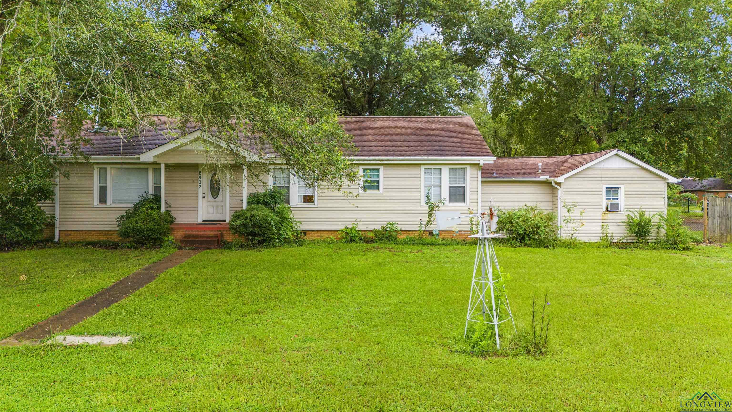 Property Photo:  2802 Page Rd  TX 75601 