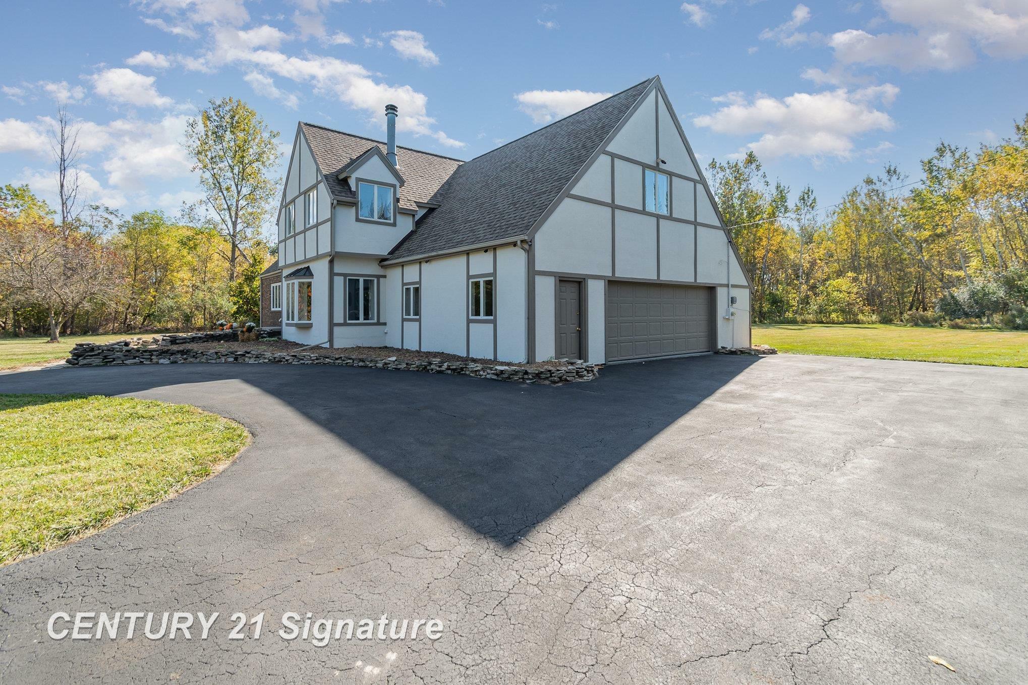 Property Photo:  10811 W Tittabawassee Road  MI 48623 