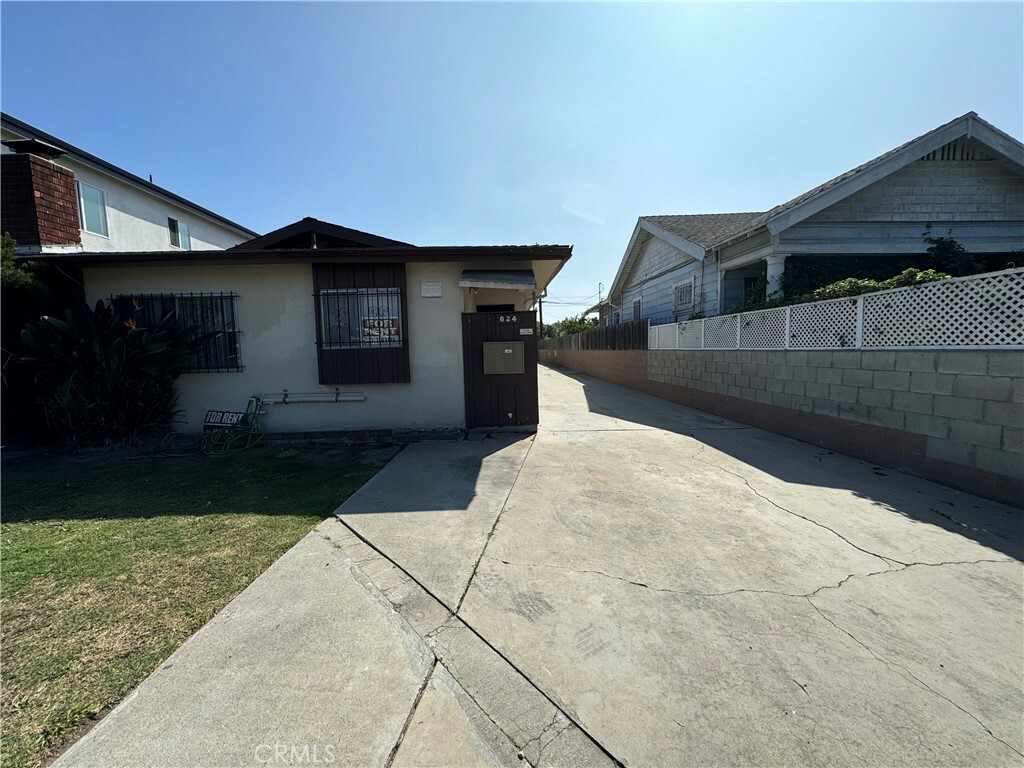 Property Photo:  624 W. 85th St.  CA 90044 