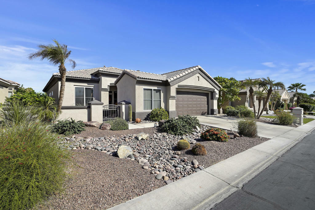 Property Photo:  43682 Old Troon Court  CA 92201 