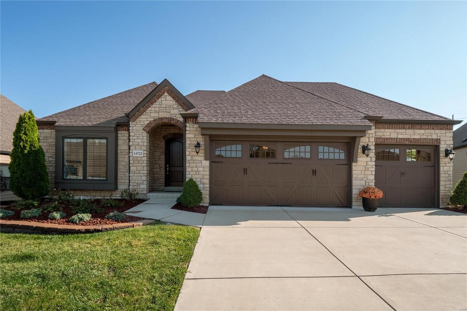 Property Photo: 14722 Schoettler Grove Court MO 63017