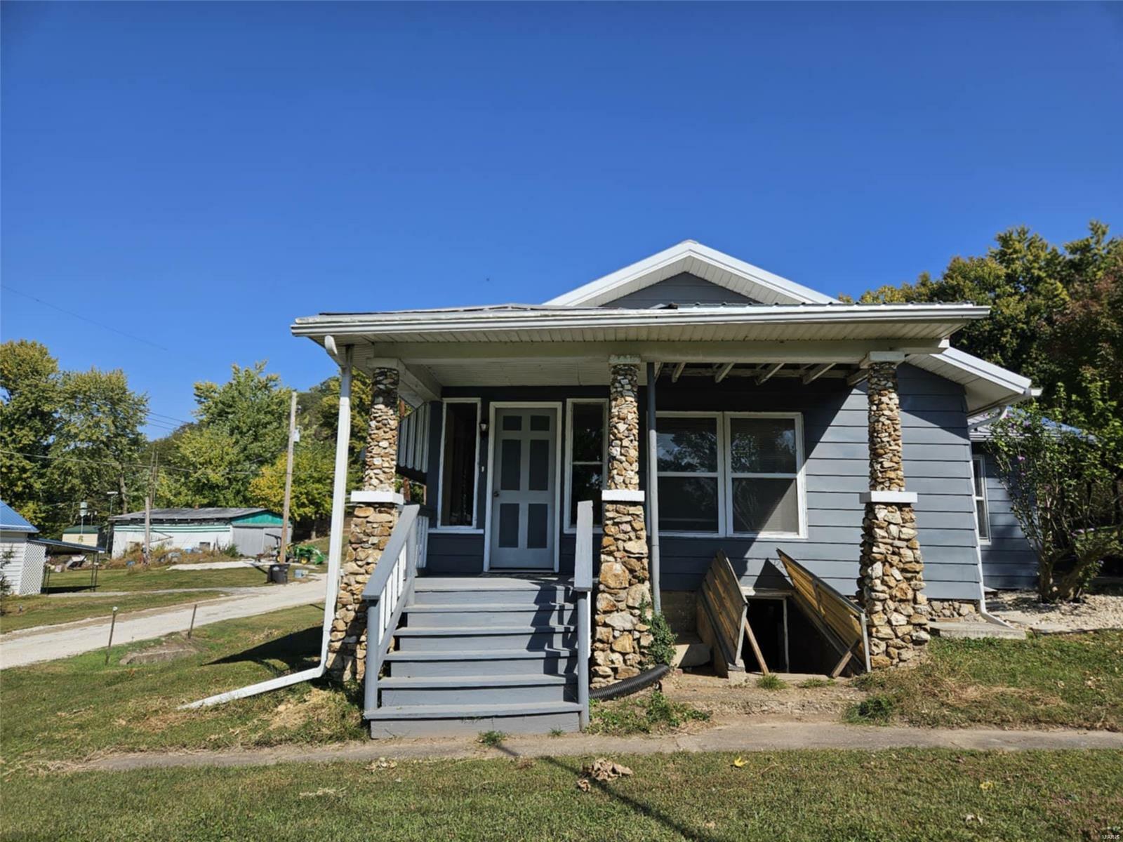 Property Photo:  174 Clinton Street  IL 62045 