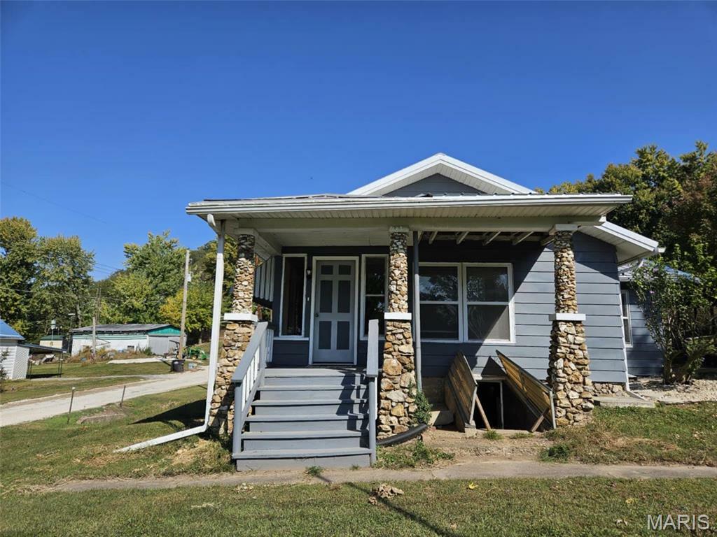 Property Photo: 174 Clinton Street IL 62045